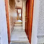 Near The Cable Cars With Views Of The Апартаменты