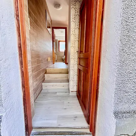 Near The Cable Cars With Views Of The 아파트