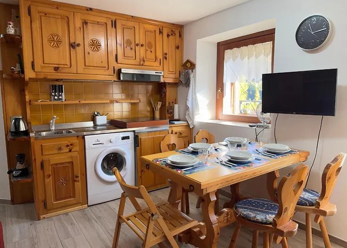 Near The Cable Cars With Views Of The 아파트