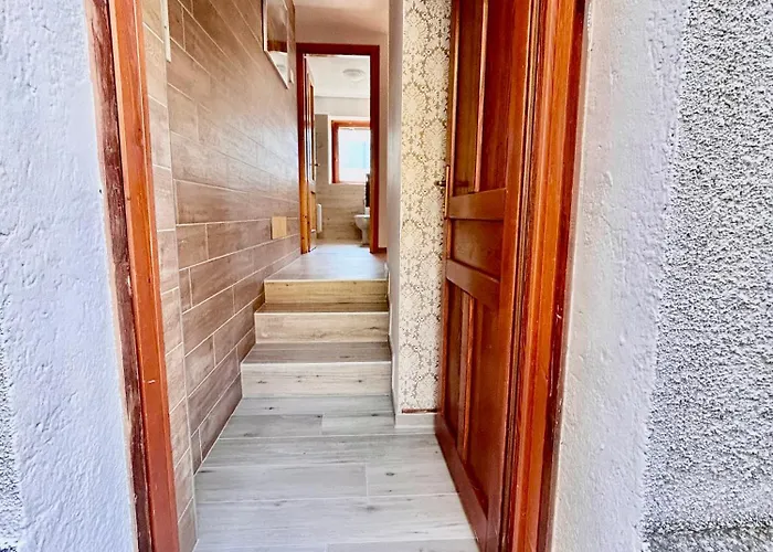 Near The Cable Cars With Views Of The 아파트